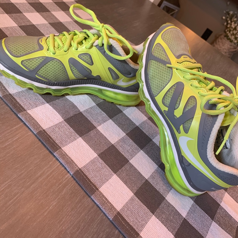 Nike AIR MAX